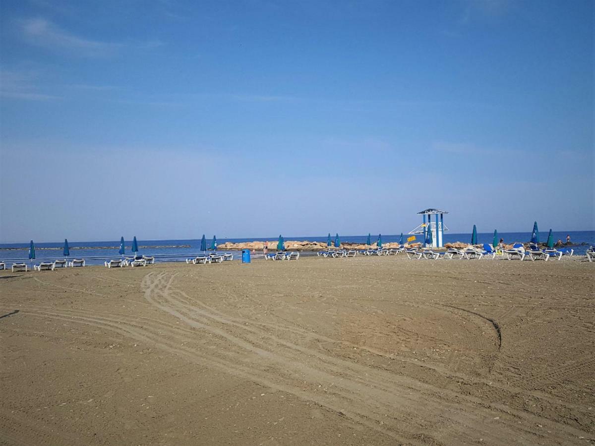 Easystay Two Bedroom Apartment Larnaca Exterior foto